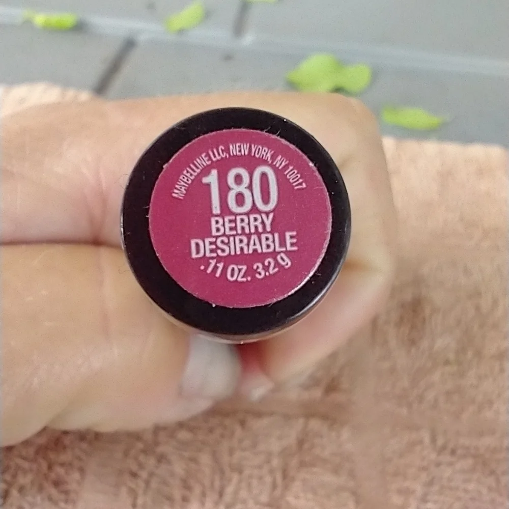 Volume xl seduction plumping lip color 180 berry d